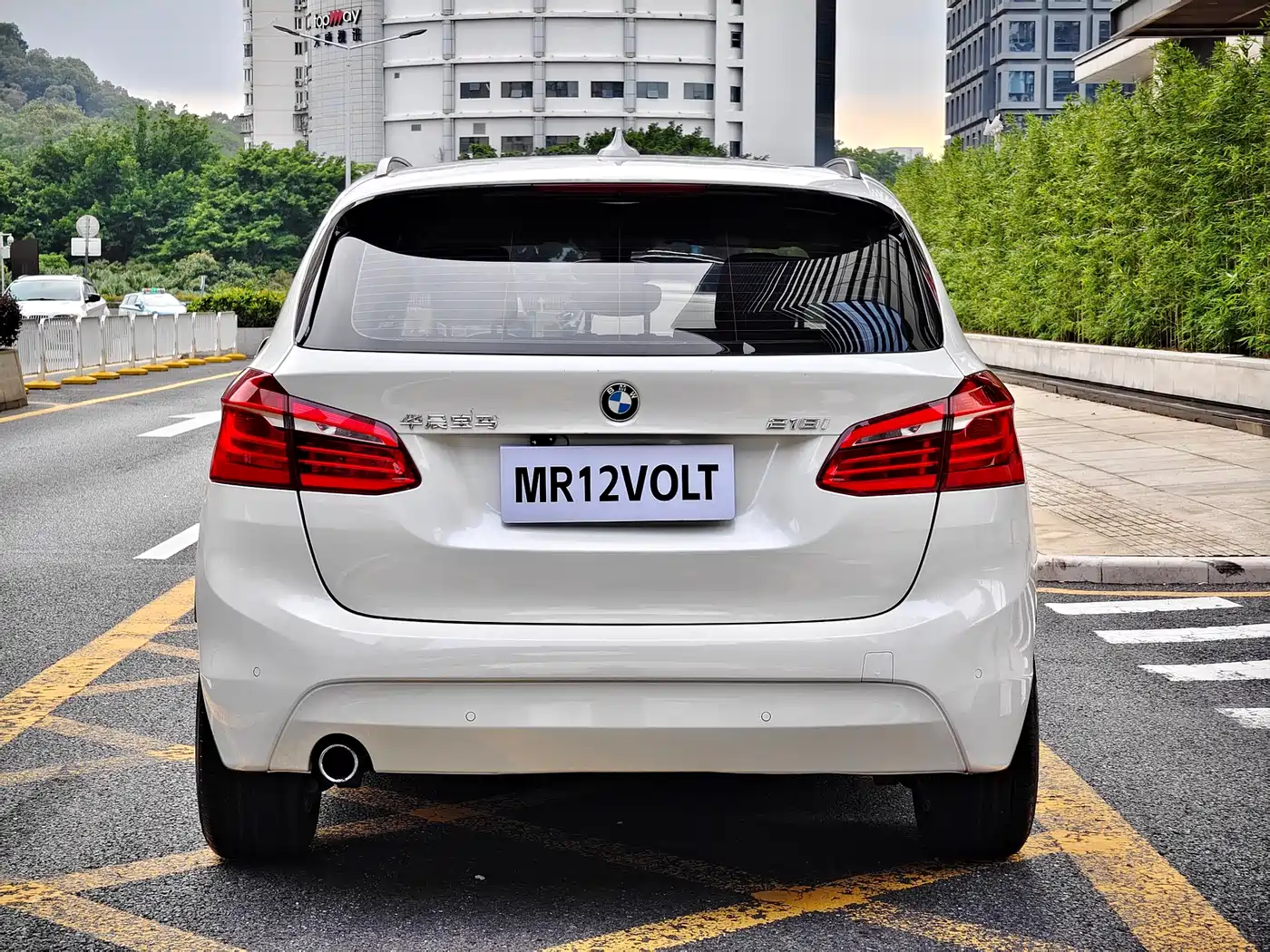 BMW 2 Series Touring 2016 218i Fashion Model фото 3