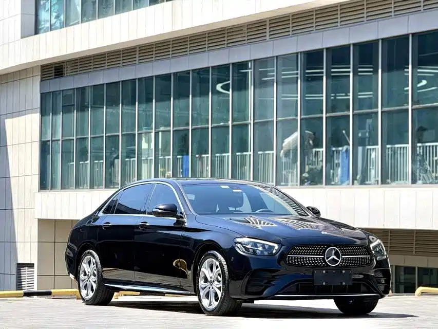 Mercedes-Benz E-Class 2023 E 300 L Sport Fashion фото 3