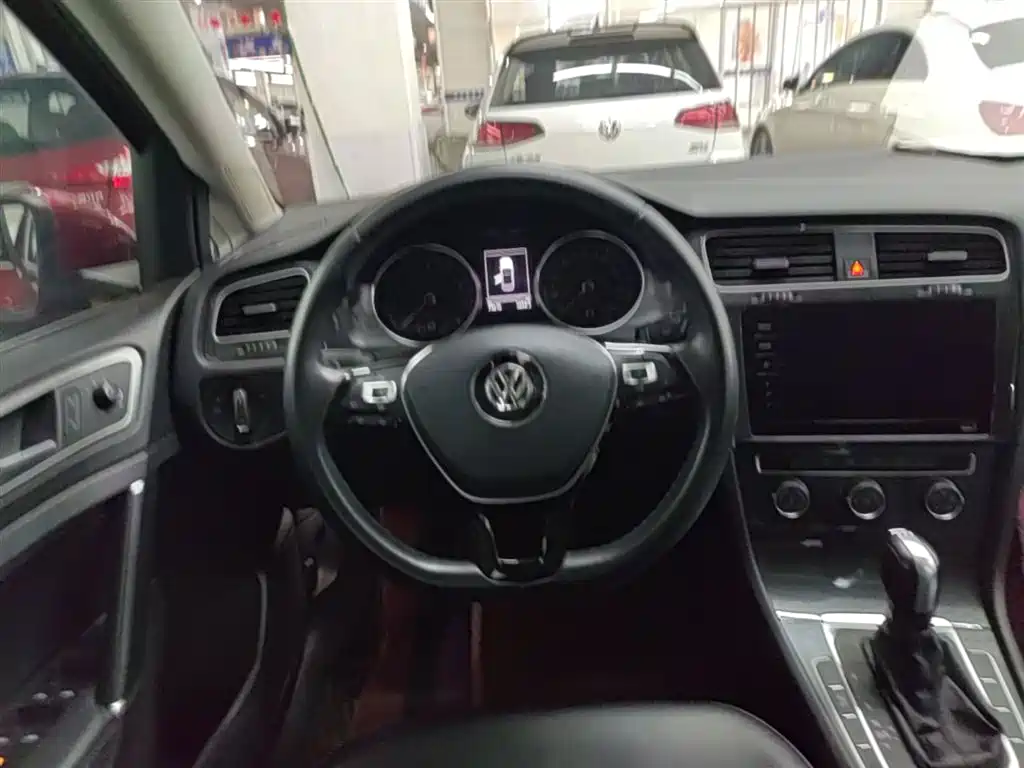 Volkswagen Golf 2020 280TSI DSG Comfort фото 11