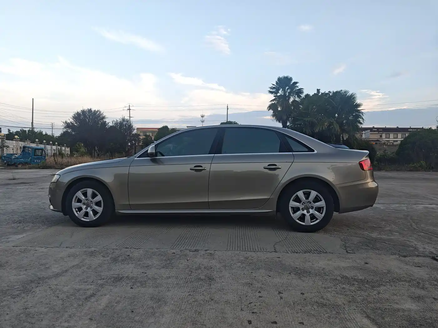 Фото 6 - Audi A4L