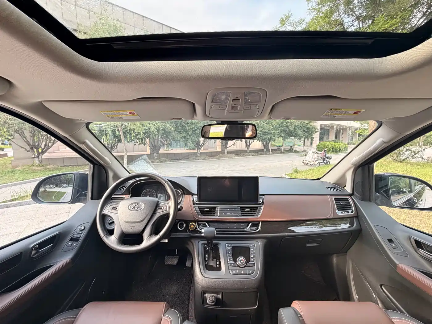 SAIC Maxus Maxus G10 2018 PLUS 2.0T Automatic Luxury Executive Edition фото 6