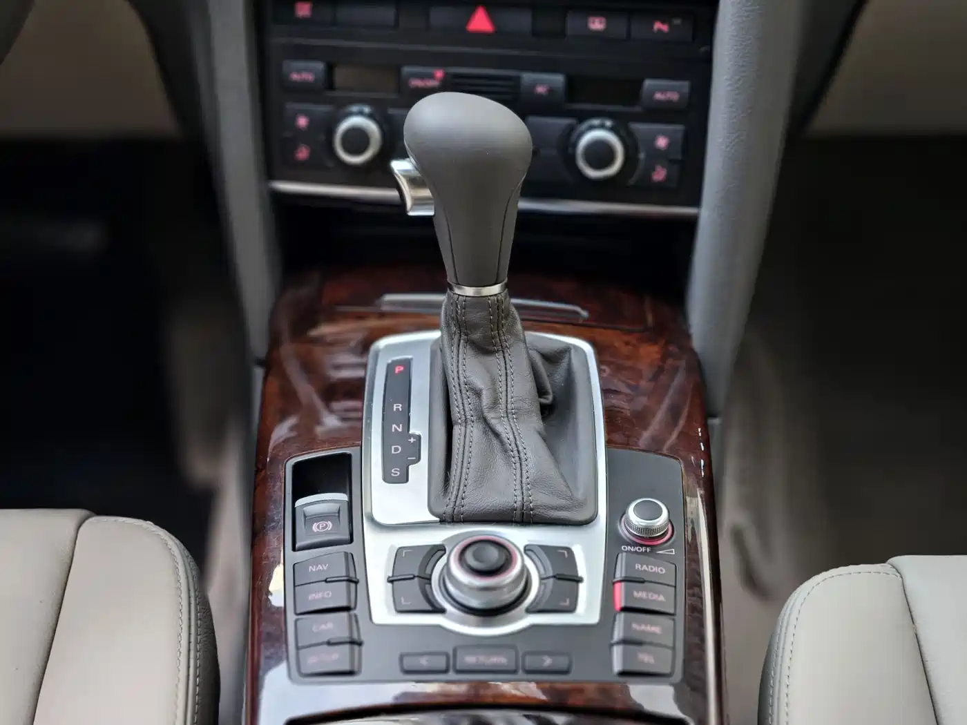 Audi A6L 2011 Model 2.4L Technology фото 14