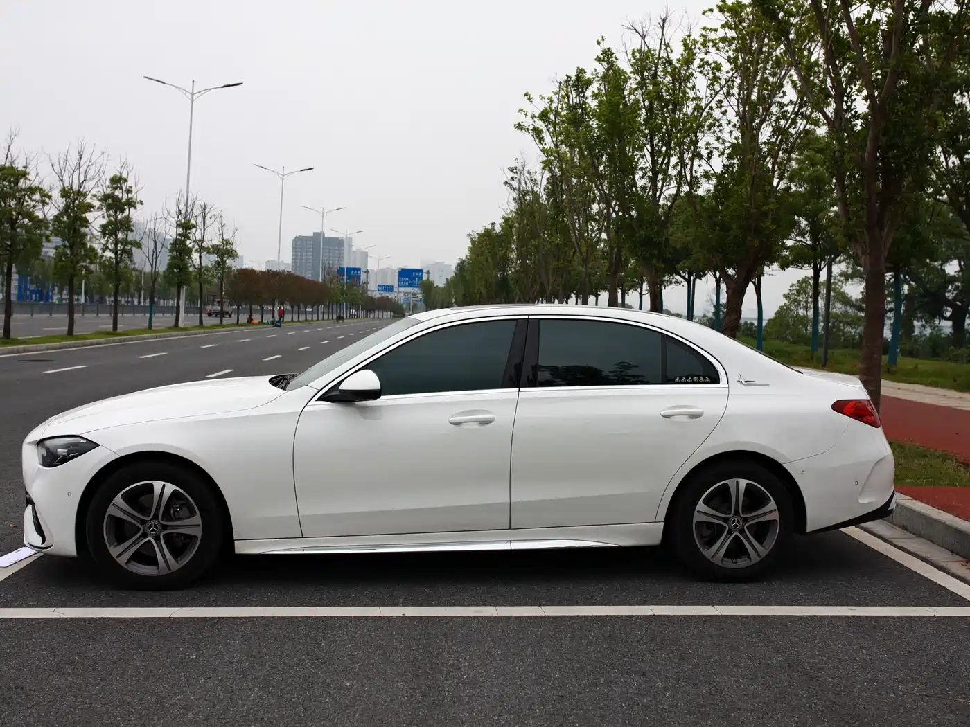 Mercedes-Benz C-Class 2022 C 200 L Sport Version фото 3