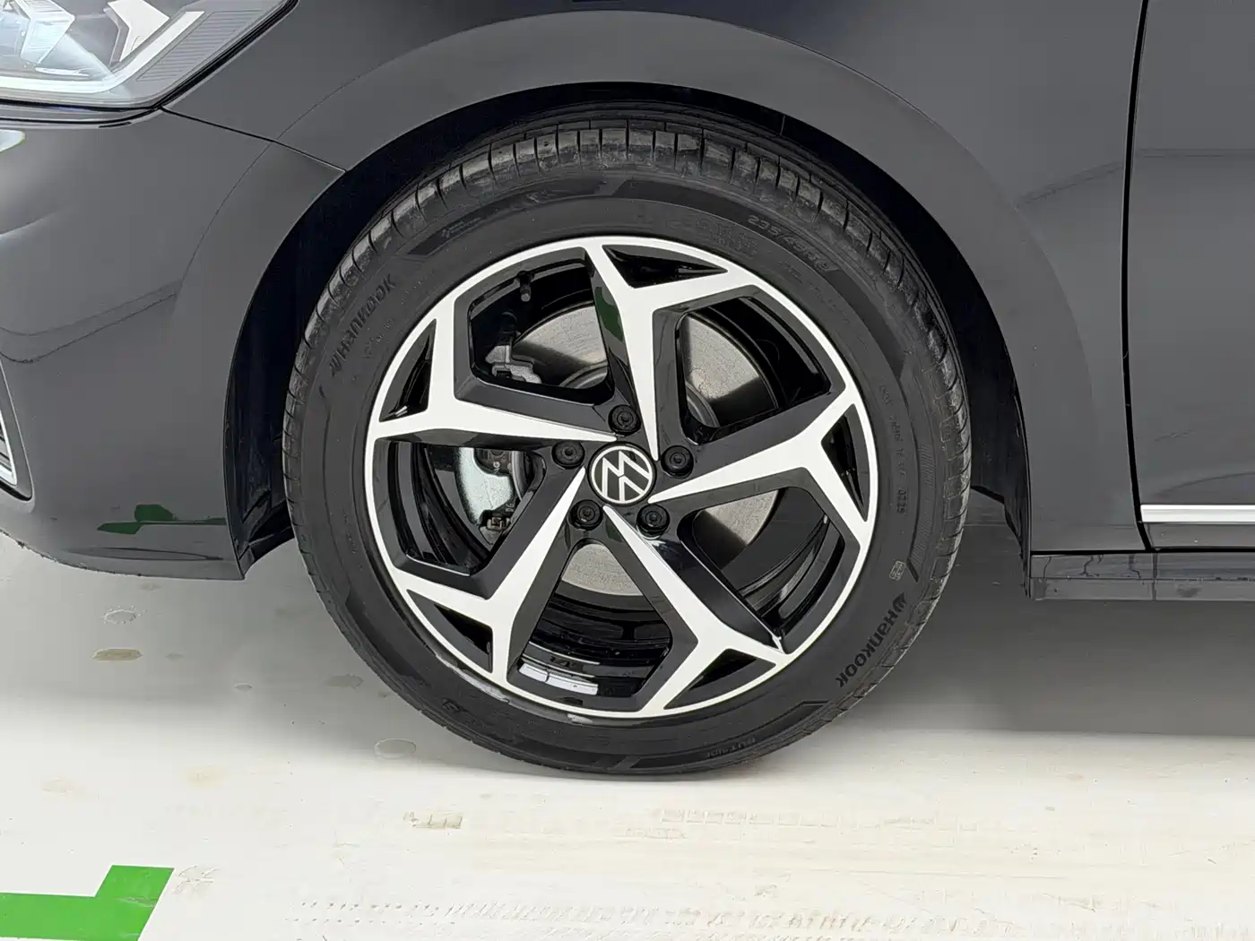 Volkswagen Passat 2025 Outstanding 330TSI Starlight Elite Edition фото 8
