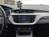 Фото 13 - Geely Vision