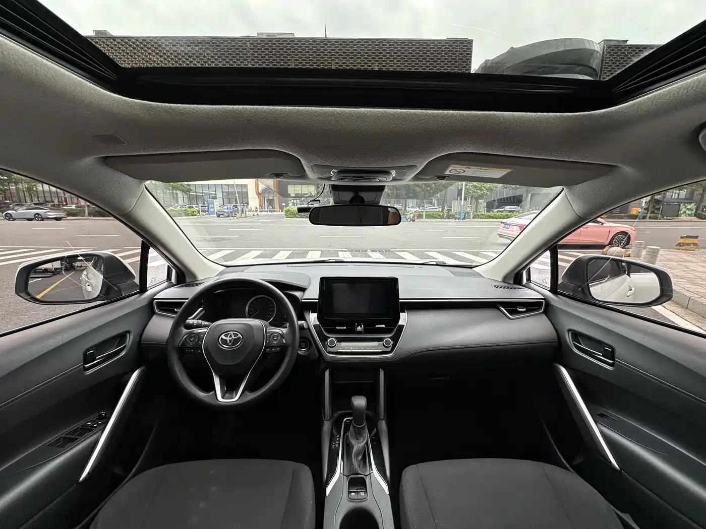 Toyota Frontlander 2022 2.0L CVT Leading Edition фото 13