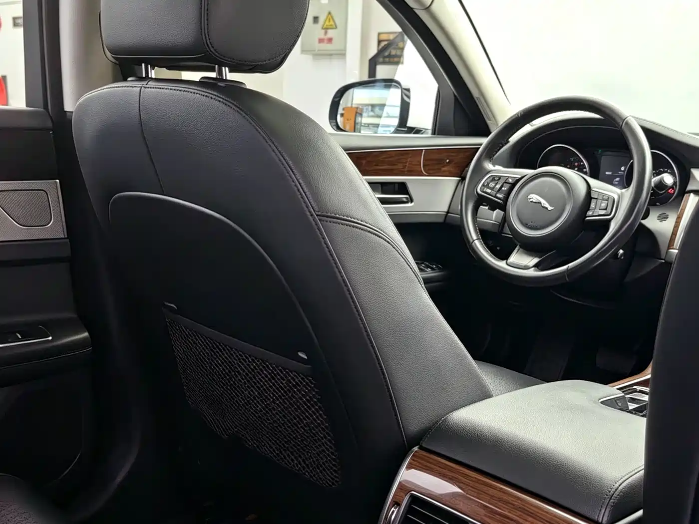 Jaguar XF 2016 2016 XF 2.0T 2WD Elegance Edition