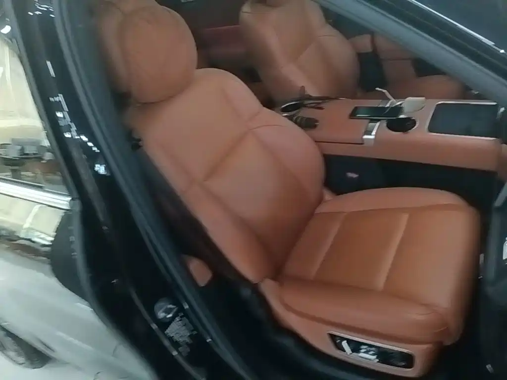 Фото 25 - Li Auto Li L8