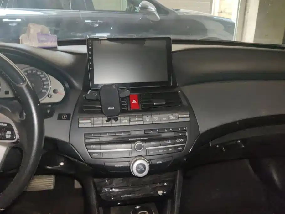 Фото 13 - Honda Accord
