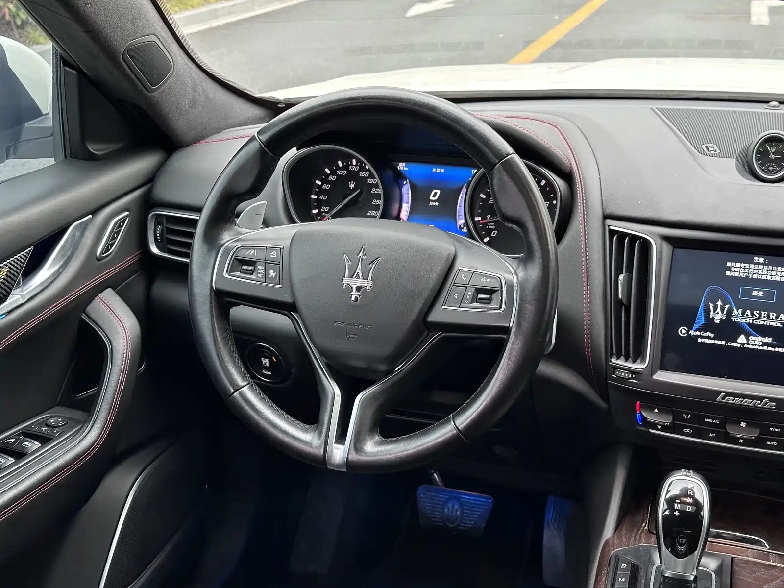 Photo 15 - Maserati Levante