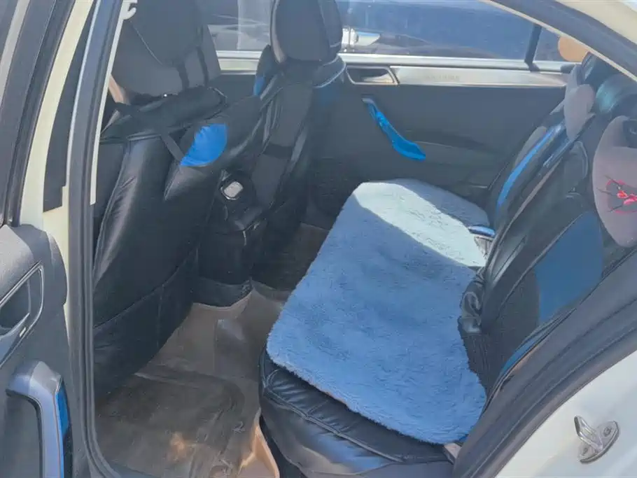 Volkswagen Santana 2015 1.4L Manual Trend Edition фото 11