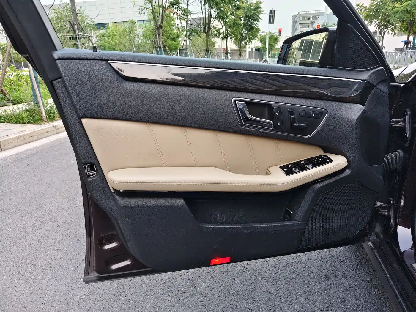 Mercedes-Benz E-Class (Import) 2009 Model E 300 Fashion Version фото 13