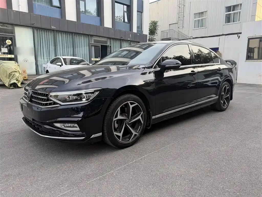Volkswagen Magotan 2024 2 Million Units Public Sharing Edition 330TSI DSG Luxury фото 3