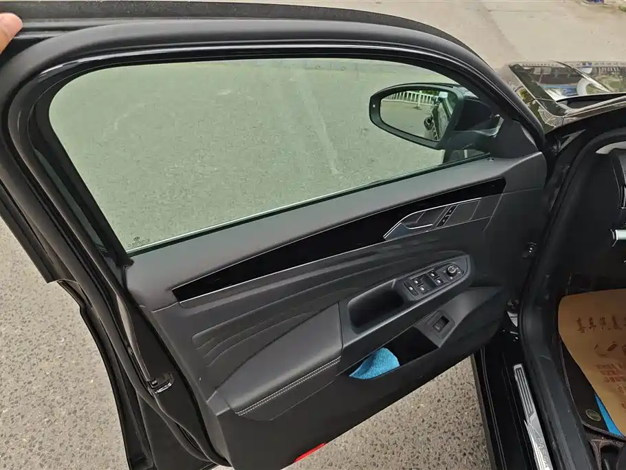 Volkswagen Passat 2023 Facelift 330TSI Starlight Elite Edition фото 7