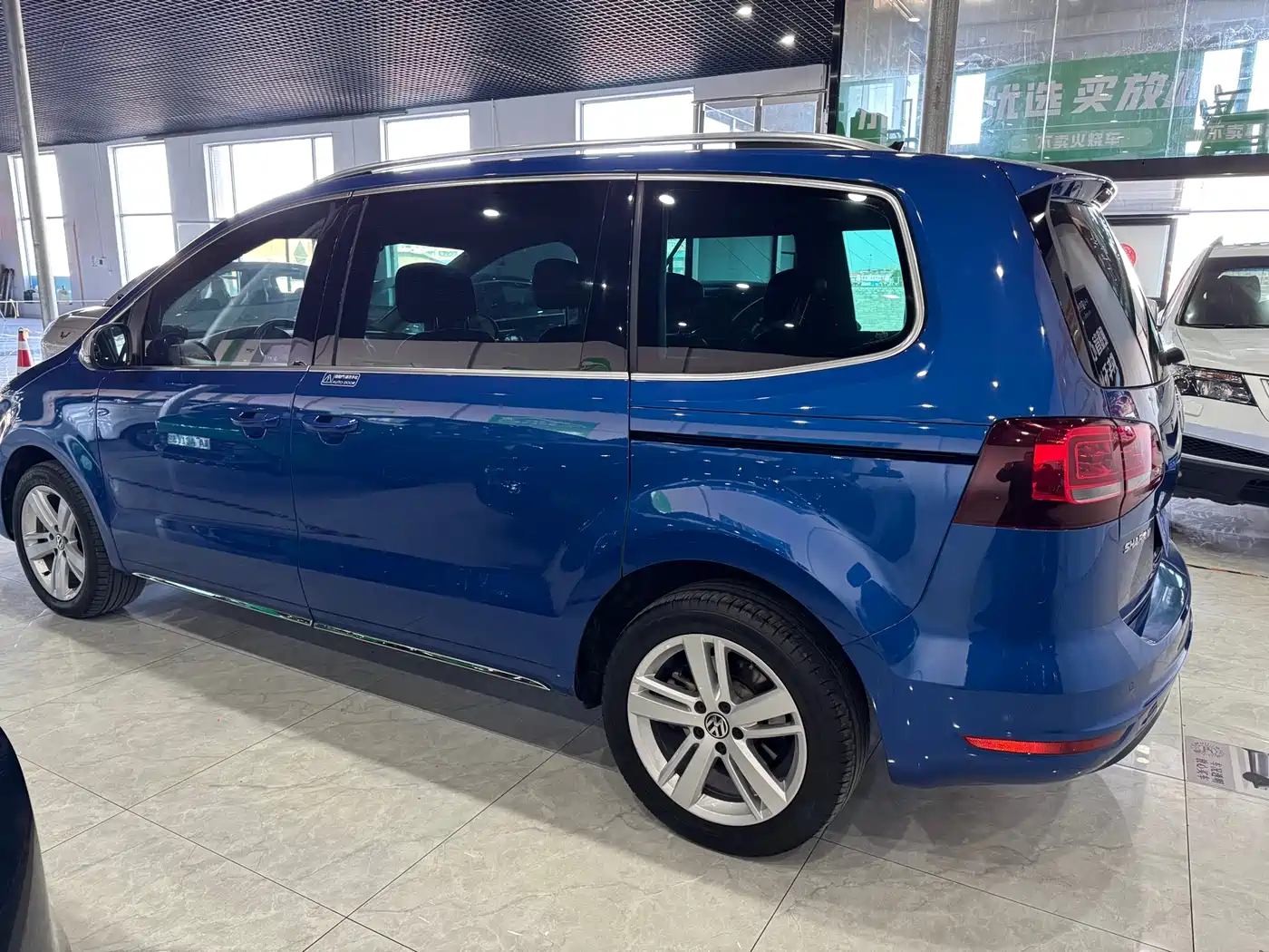 Volkswagen Sharan 2016 380TSI Comfort 7-seater фото 9