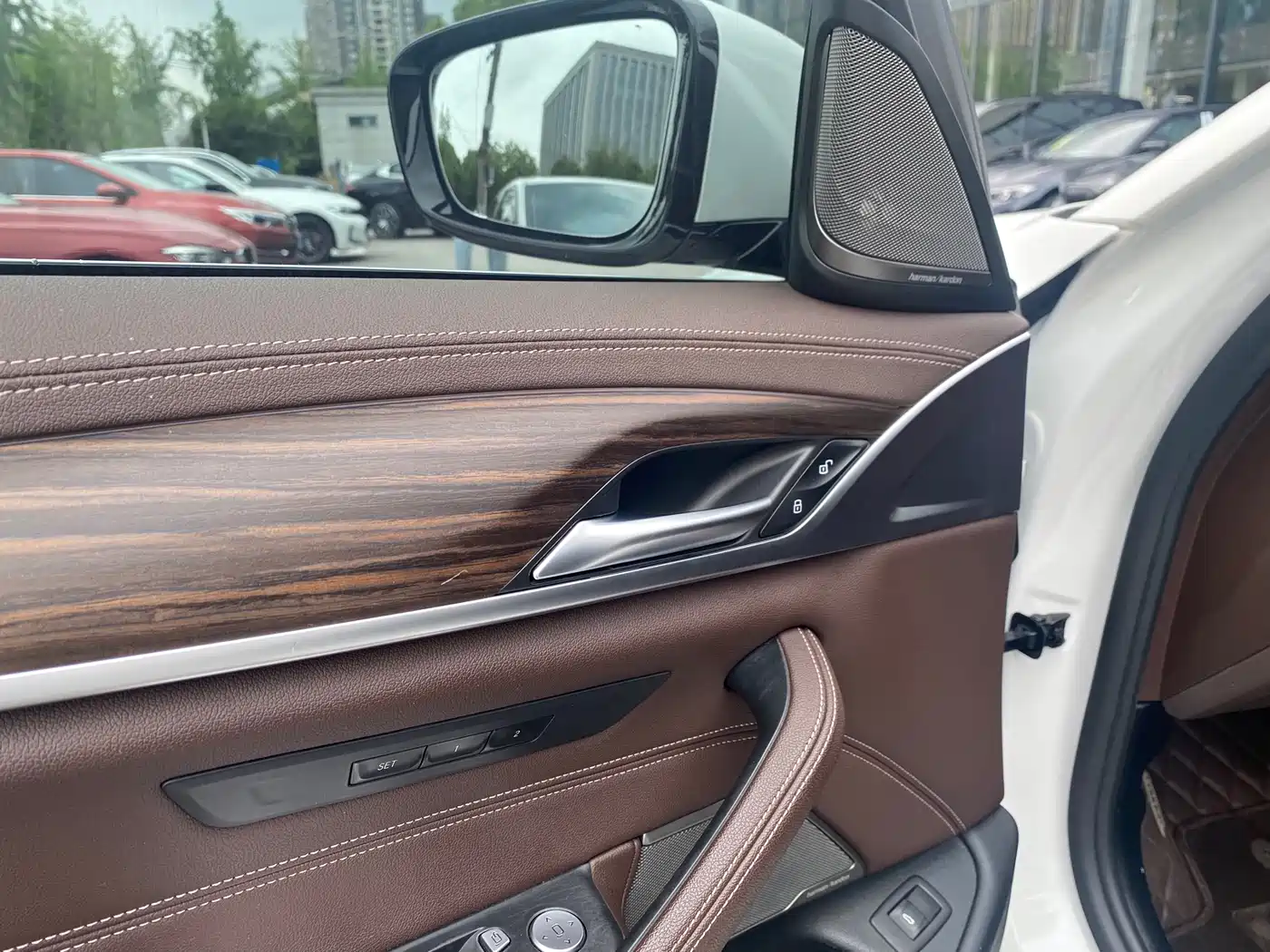 BMW 5 Series 2022 530Li Leading Luxury Package фото 10