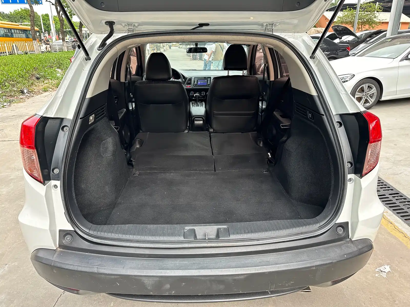 Photo 8 - Honda Vezel