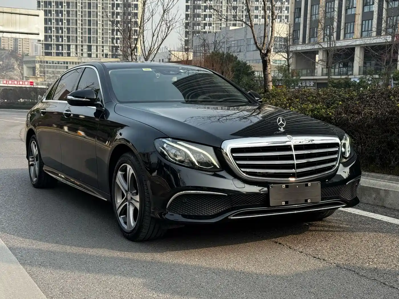 Mercedes-Benz E-Class 2016 E 200 L Sport Type фото 4