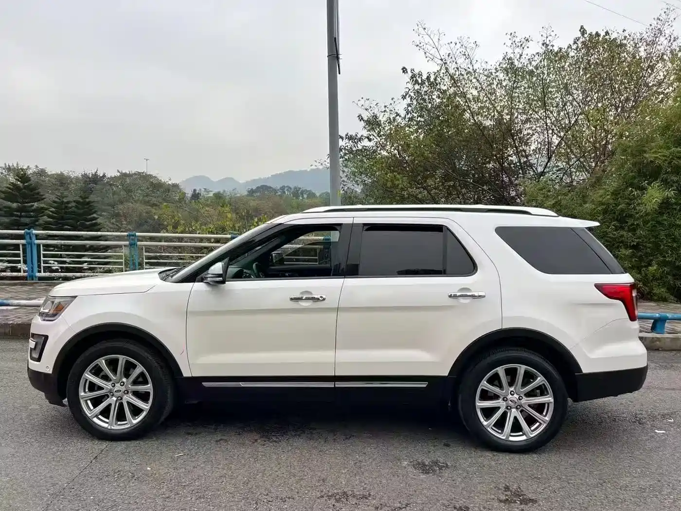 Ford Explorer (Import) 2018 2017 2.3T Elite Edition