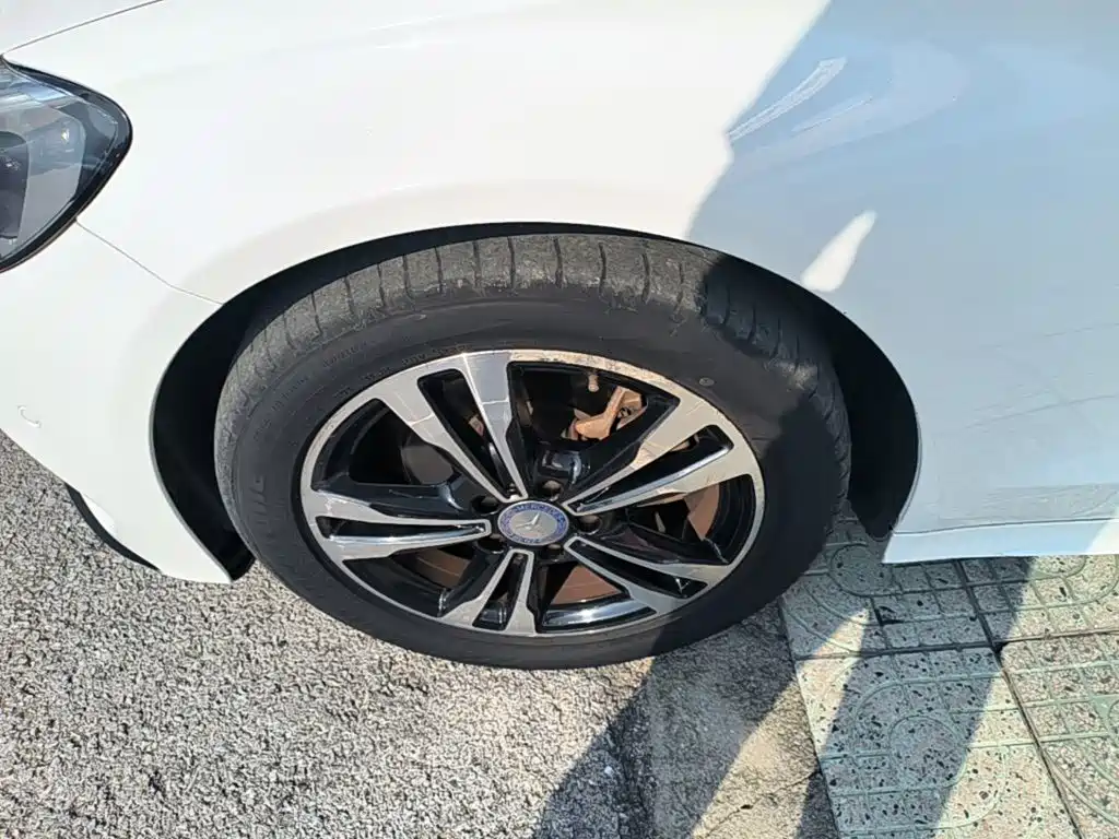 Фото 23 - Mercedes-Benz C-Class