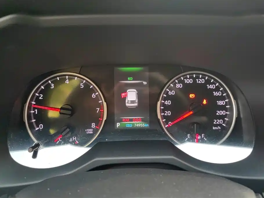 Toyota Wildlander 2023 2.0L CVT FWD LE фото 14