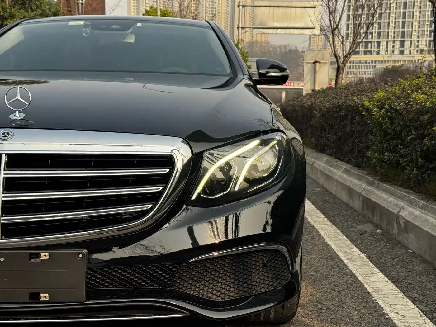 Mercedes-Benz E-Class 2016 E 200 L Sport Type фото 3