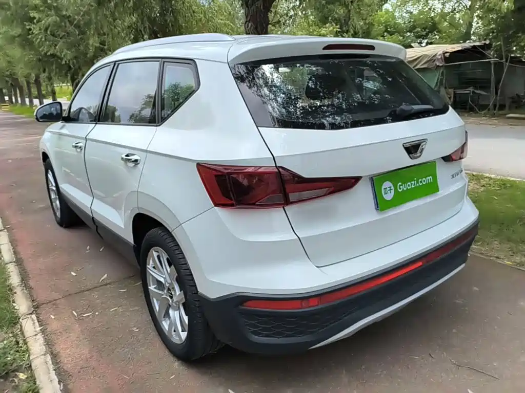 Photo 5 - Jetta VS5
