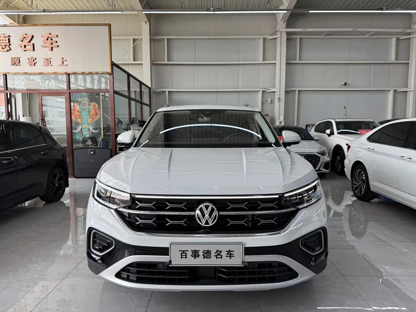 Volkswagen Tayron 2023 280TSI 2WD Luxury Plus Advanced Edition фото 2