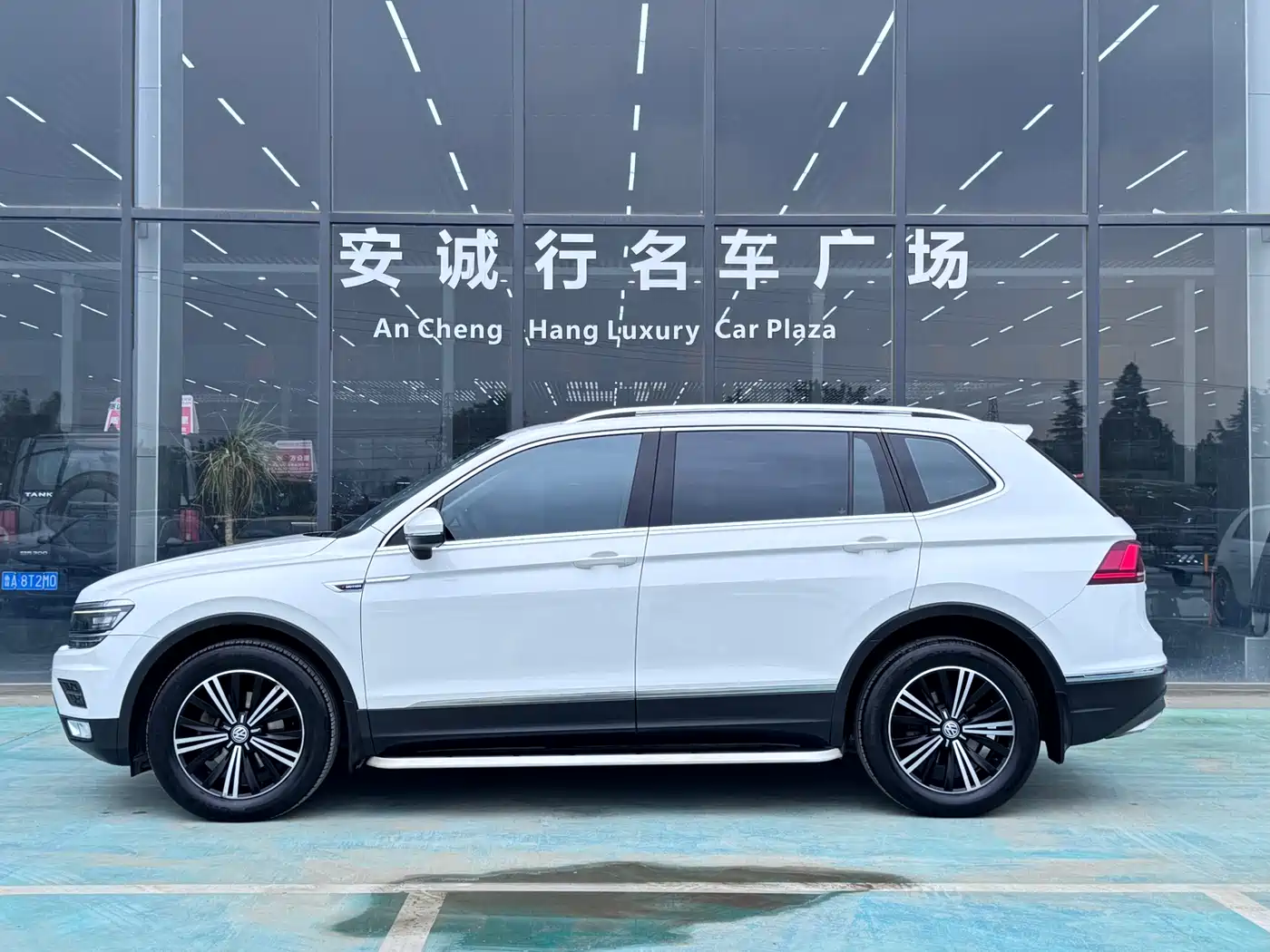Volkswagen Tiguan L 2018 380TSI Automatic AWD Luxury Edition фото 4