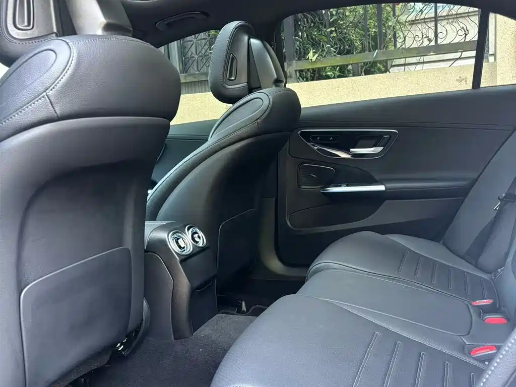 Mercedes-Benz C-Class 2024 Facelift III C 260 L Sport фото 8