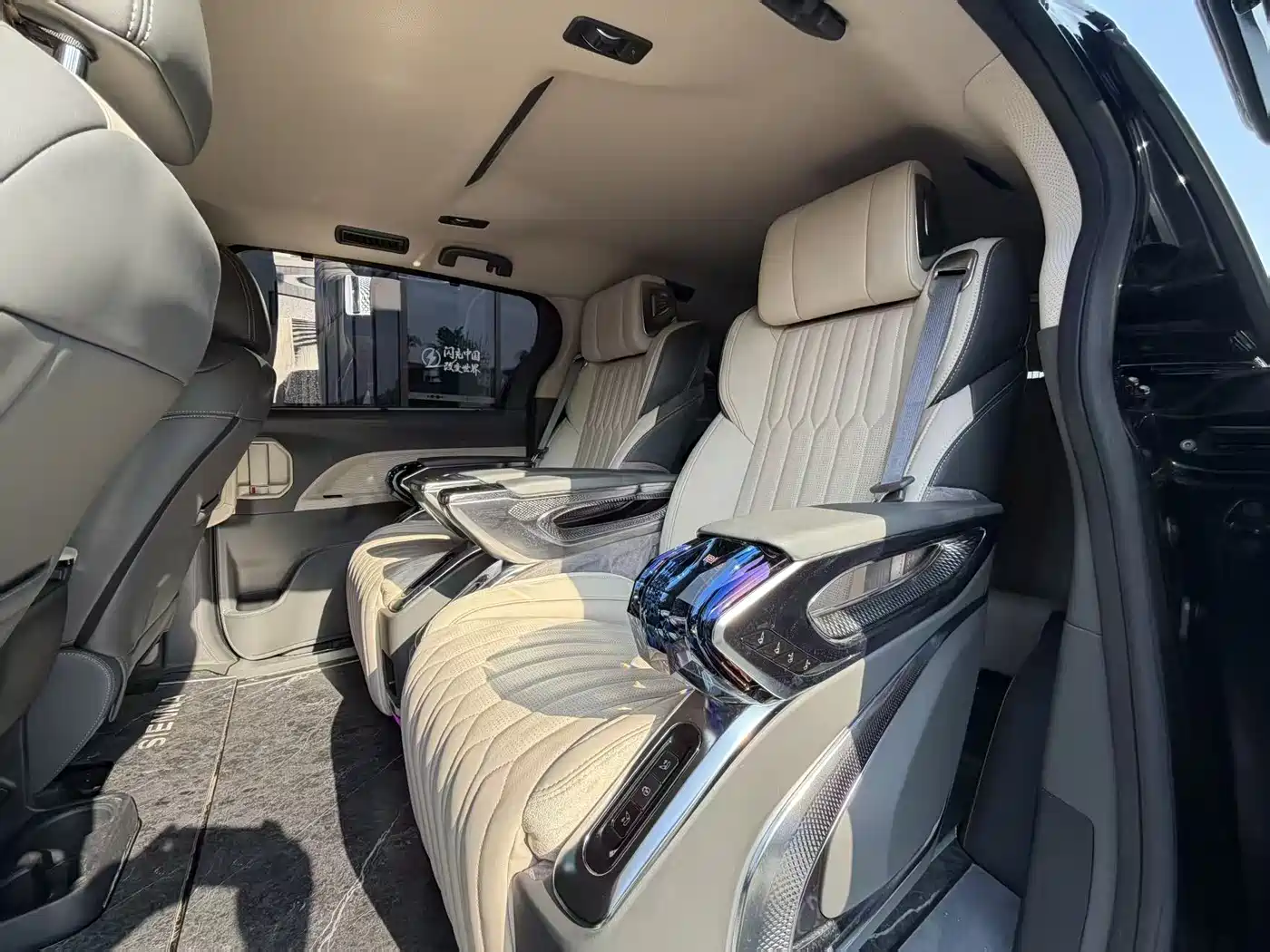 Toyota Sienna 2023 2.5L Hybrid Comfort Edition фото 7