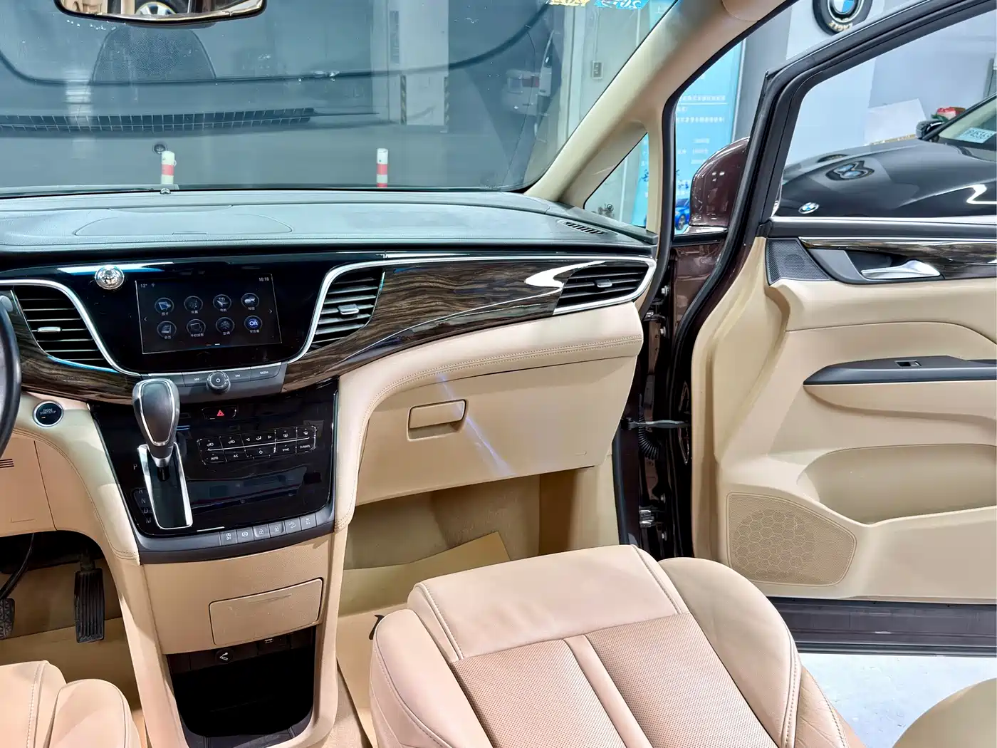 Buick GL8 2017 ES 28T Flagship China V фото 13