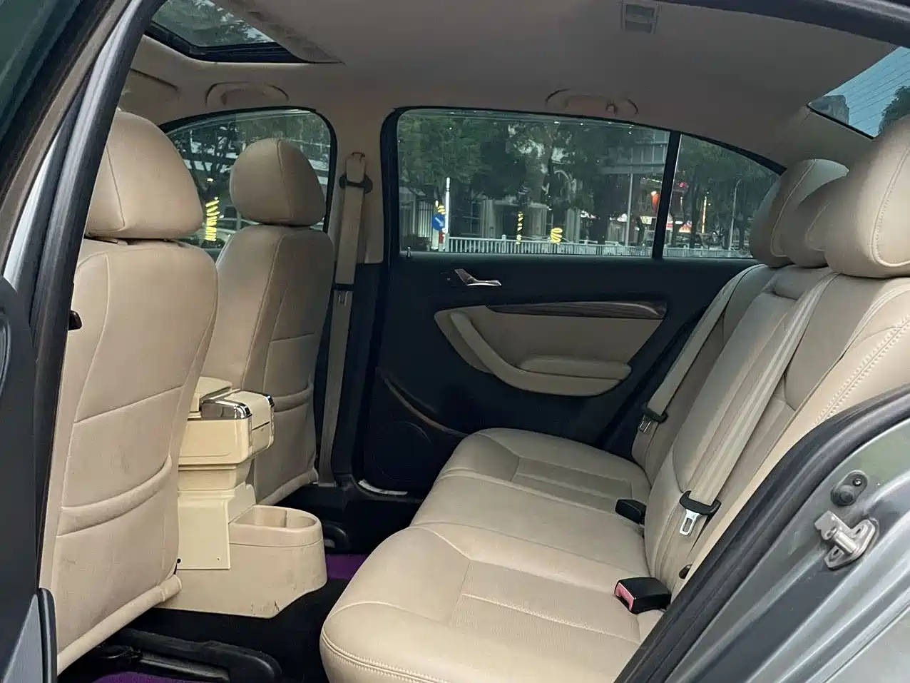 Volkswagen Lavida 2011 1.6L Automatic Leisure Edition фото 5