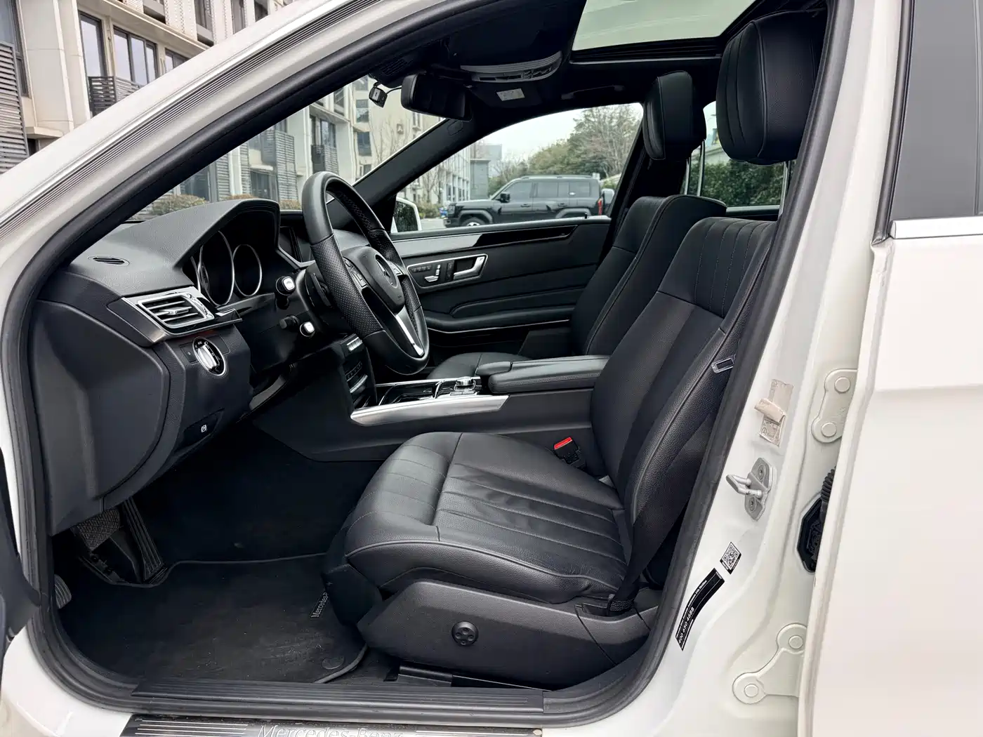 Mercedes-Benz E-Class 2015 E 260 L Sport фото 9