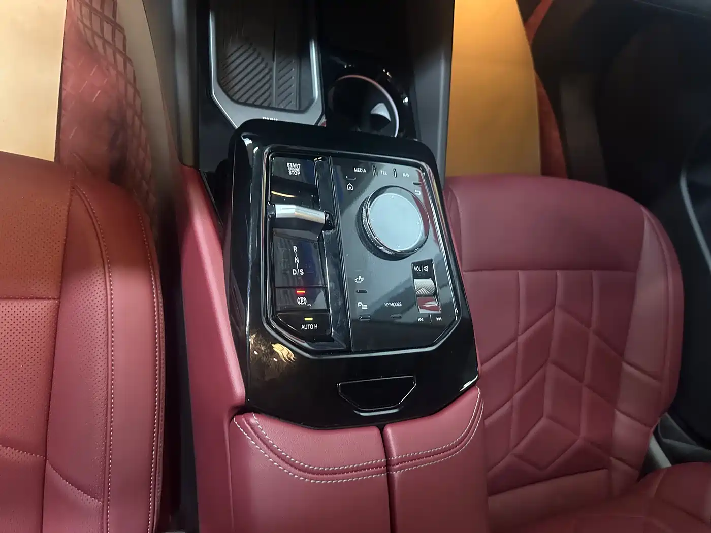 BMW 5 Series 2025 530Li Leading Luxury Package фото 10
