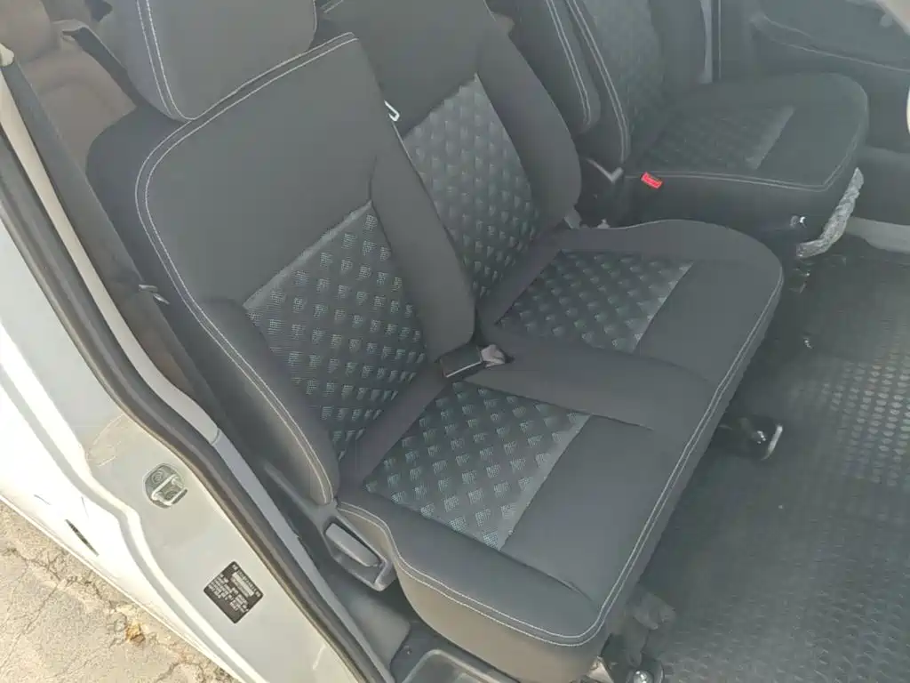 SAIC Maxus Xintu V80 2025 2025 PRO Pride Transport 2.0T Manual Short Wheelbase Ultra-low Roof 7/8/9 Seats