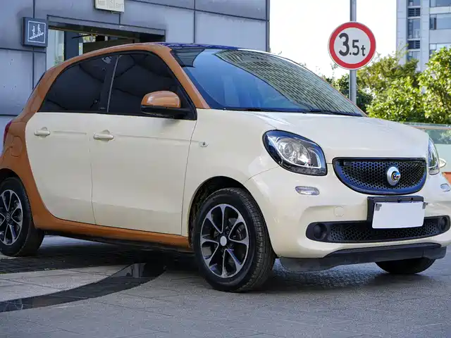 SMART FORFOUR