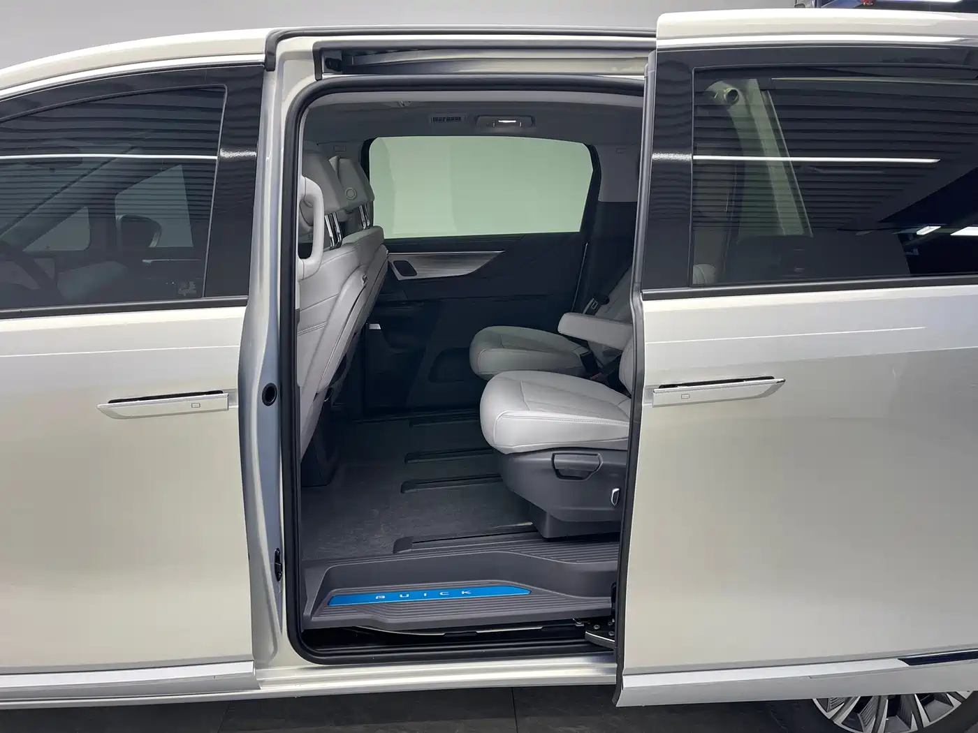 Buick GL8 2025 2025 Model Landglory Smart Edition