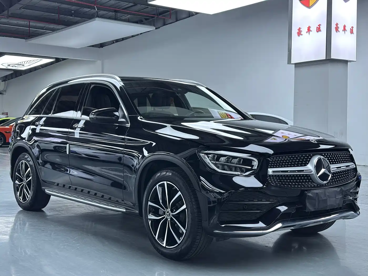 MERCEDES-BENZ GLC