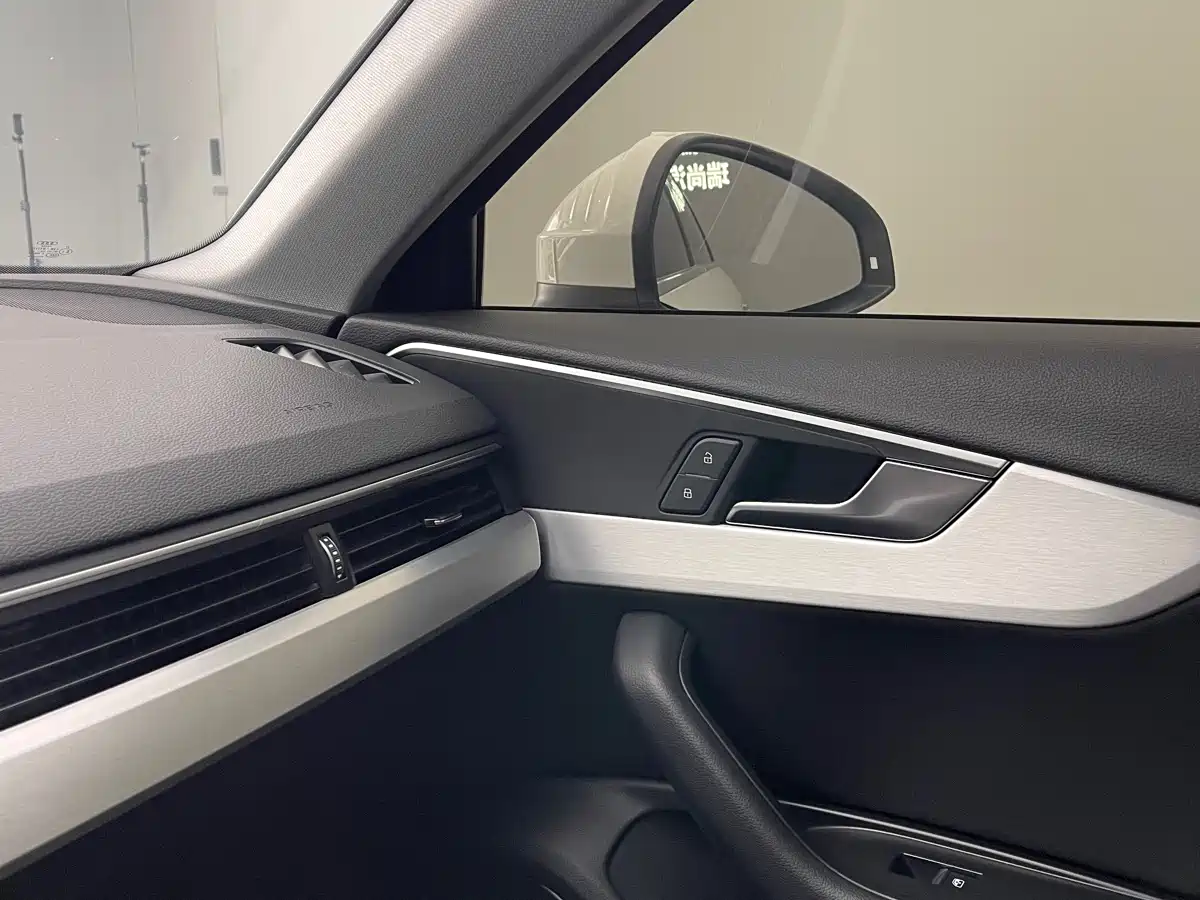 Audi A4L 2020 40 TFSI Fashion Dynamic Edition фото 29