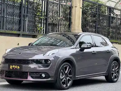 Lynk & Co 02