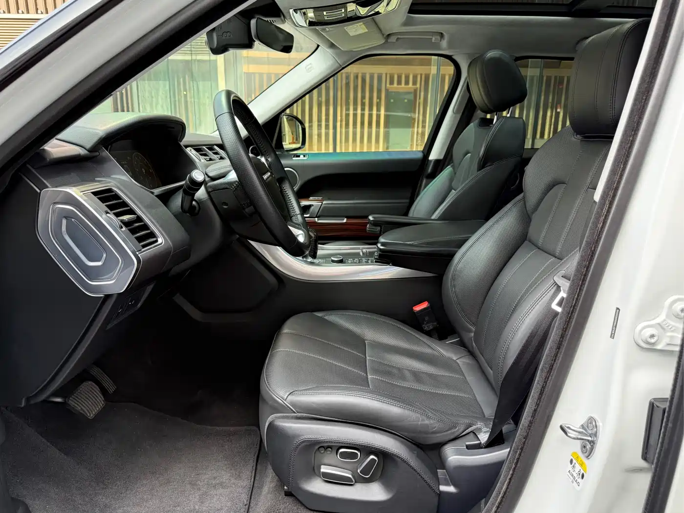 Land Rover Range Rover Sport 2017 3.0 SC V6 SE фото 23