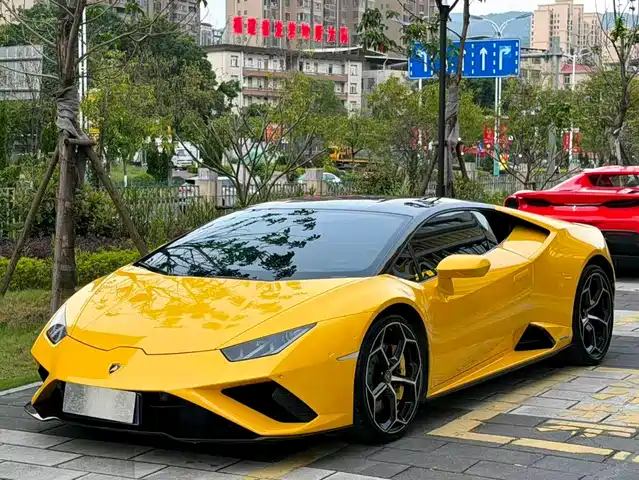 Lamborghini Huracán 2021