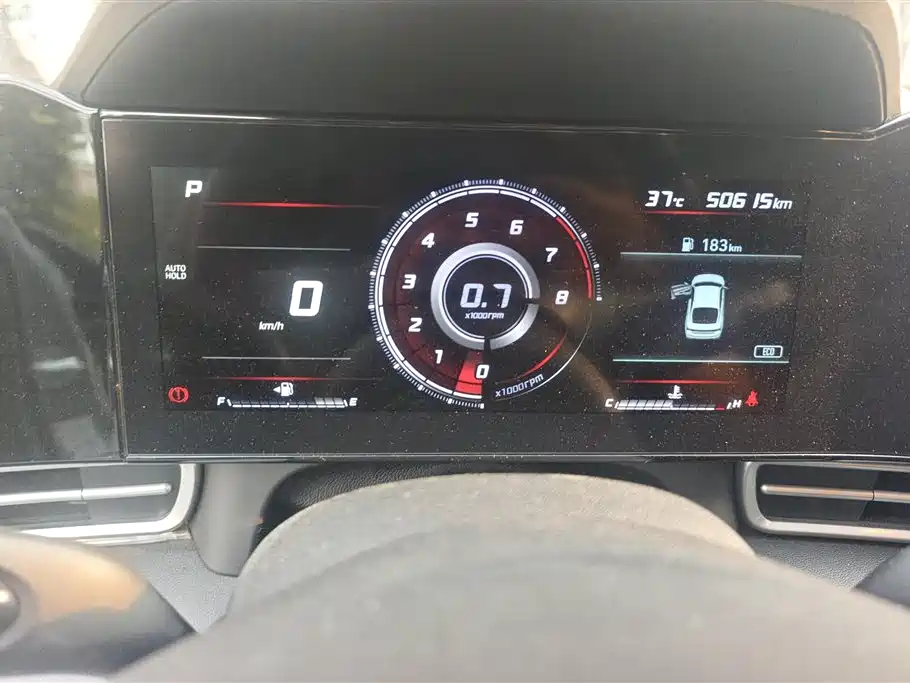 Hyundai Elantra 2021 1.5L CVT LUX Premium Edition фото 14