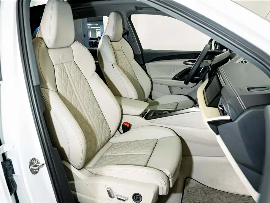 Audi Q5L 2026 2026 Model Base Version