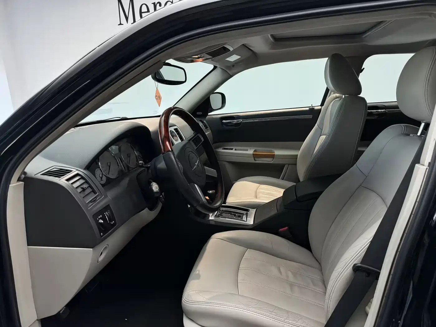 Chrysler 300C 2009 2006 Model 3.5L Luxury Navigator Edition