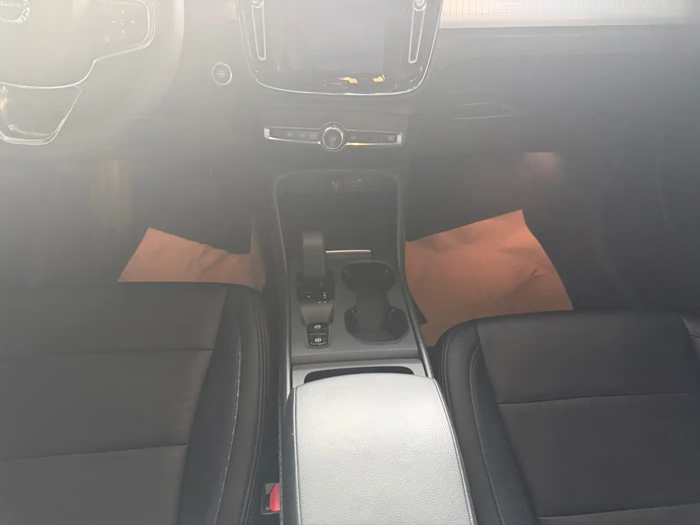 Фото 6 - Volvo XC40