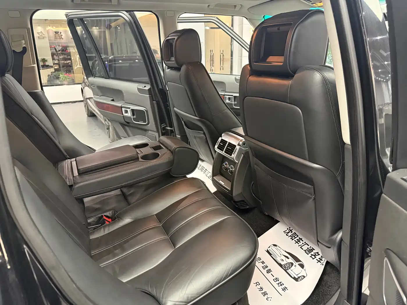 Land Rover Range Rover 2011 5.0 NA V8 HSE фото 12