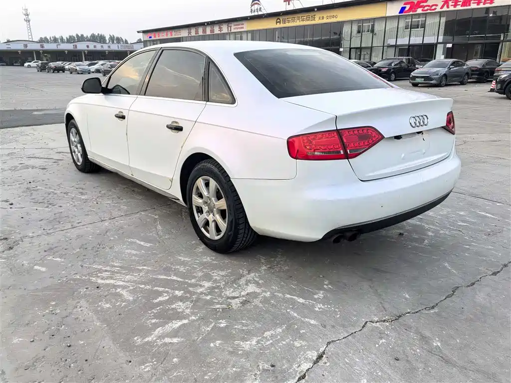 Audi A4L 2012 2.0 TFSI Auto Comfort фото 6