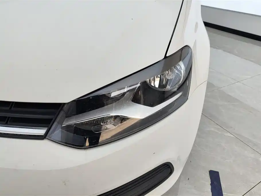 Volkswagen Polo 2016 1.4L Manual Trend фото 5